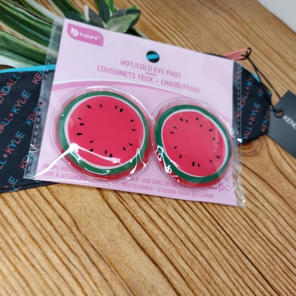 Kendall And Kyle Makeup Brush Case Bonus Hot And Cold Watermelon Eyepads - Picture 9 of 11